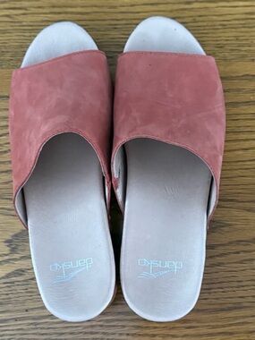 Dansko Slide Mules in Dusty Pink Suede